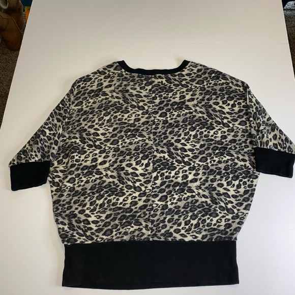 Forever 21 cheetah print sweater Size S - Picture 4 of 5
